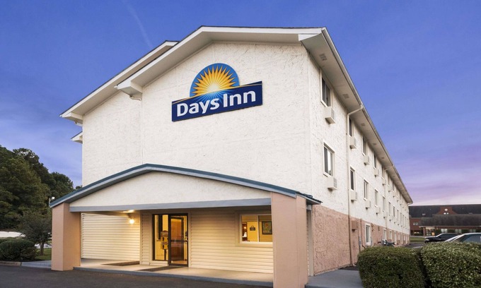 Greenwood Hotel | Days Inn by Wyndham Greenwood SC
