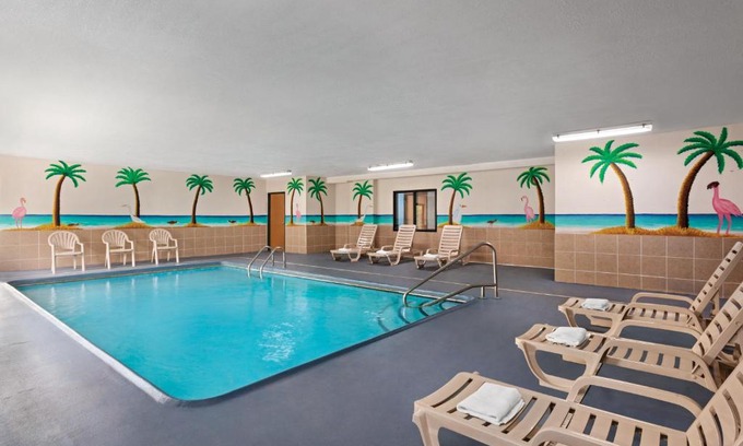 Waldron Hotel | Days Inn by Wyndham Kansas City International Airport