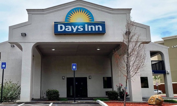 Town Center Hotel | Days Inn by Wyndham Kennesaw