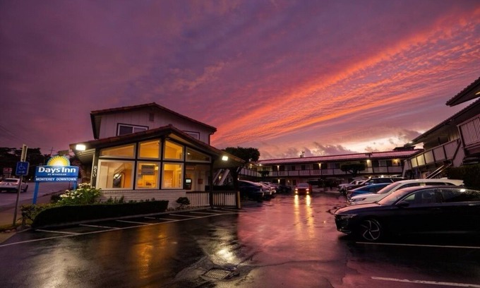 Munras Avenue Hotel | Days Inn by Wyndham Monterey Downtown
