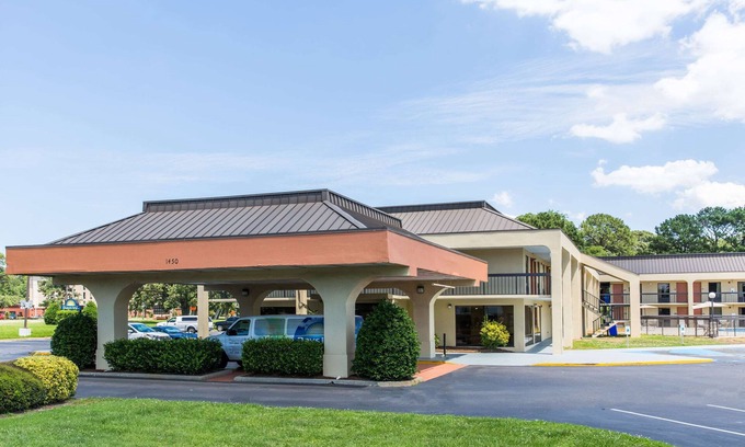 Norfolk - Virginia Beach Hotel | Days Inn by Wyndham Norfolk Airport