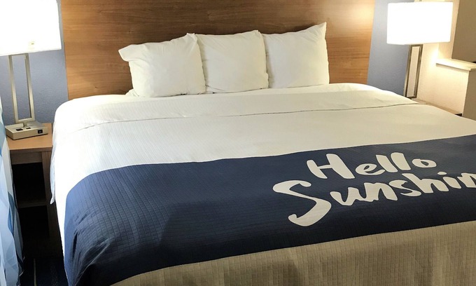 Panama City Hotel | Days Inn by Wyndham Panama City