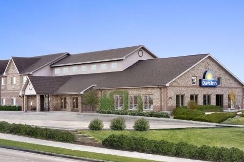 Rapid City Hotel | Days Inn by Wyndham Rapid City