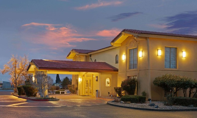Reno Hotel | Days Inn by Wyndham Reno