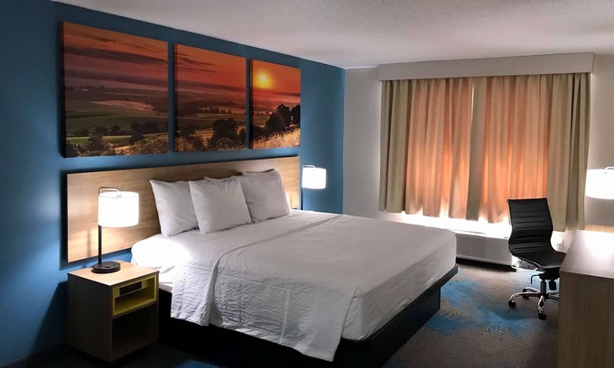 Sandusky Hotel | Days Inn by Wyndham Sandusky/Cedar Point