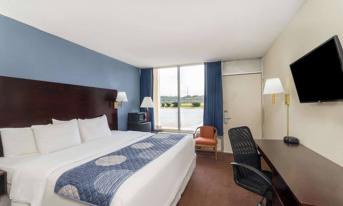 Statesville Hotel | Days Inn by Wyndham Statesville