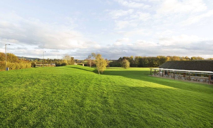Strensham Hotel | Days Inn by Wyndham Tewkesbury Strensham