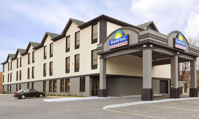 Fallingbrook Hotel | Days Inn by Wyndham Toronto East Lakeview