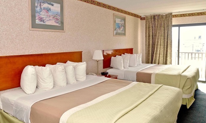 Atlantic City Hotel | Days Inn by Wyndham Atlantic City Beachblock