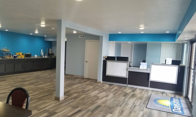 Oklahoma City Hotel | Days Inn by Wyndham Oklahoma City NW Expressway