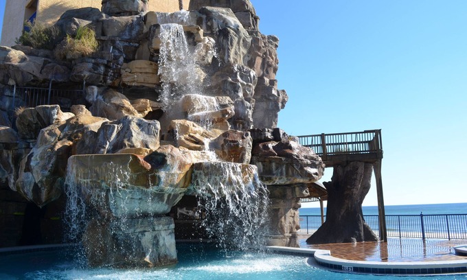 Panama City Beach Hotel | Days Inn by Wyndham Panama City Beach/Beachfront Resort
