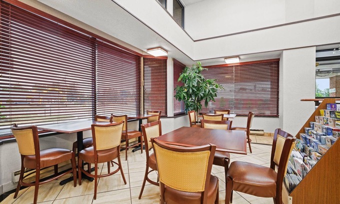Utica Hotel | Days Inn by Wyndham Utica