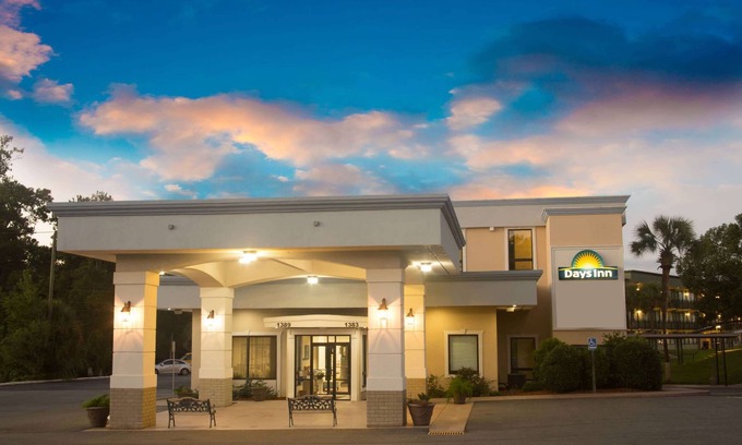 Valdosta Hotel | Days Inn by Wyndham Valdosta/Near Valdosta Mall