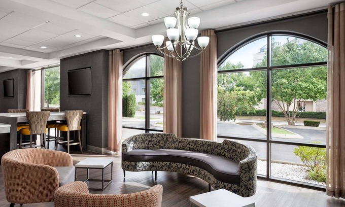 Murfreesboro Hotel | Days Inn & Suites by Wyndham Murfreesboro