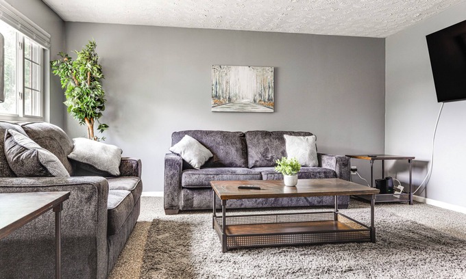 Dayton House | Dayton Home 4 Mi to Downtown, Pets Welcome!
