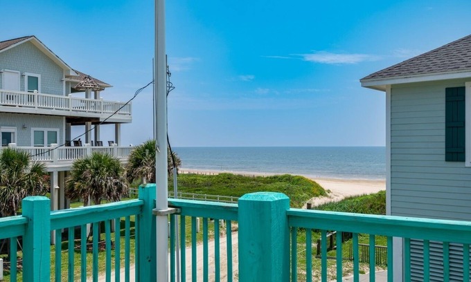 Crystal Beach House | Daze In The Sun 3 Bedroom Home by RedAwning