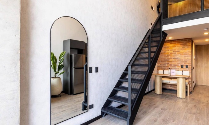Barrios Unidos Apartment | Dazzling Duplex in Virrey