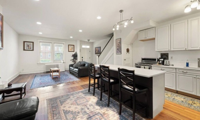 Petworth House | DC Getaway in Petworth Near AdMo U Street!
