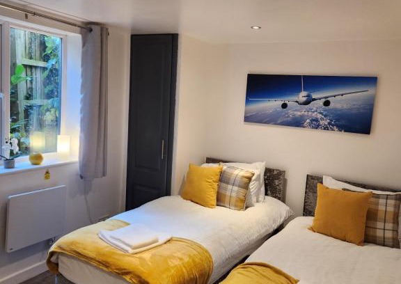 Castle Donington Apartment | DD Apartment 2 - Free Parking - Fast WifI