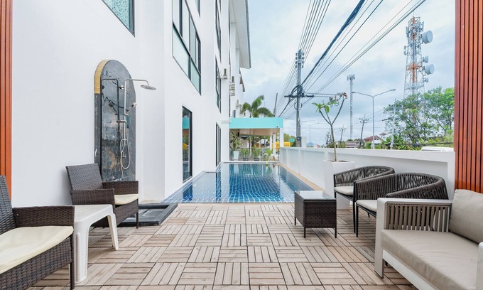 Ban Saiyuan Hotel | De Blue Sea Rawai