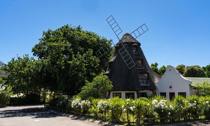 Cape Winelands Ski Chalet | De Hollandsche Molen