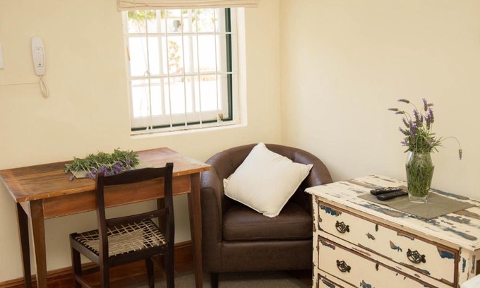 Graaff-Reinet Apartment | De Kothuize 4