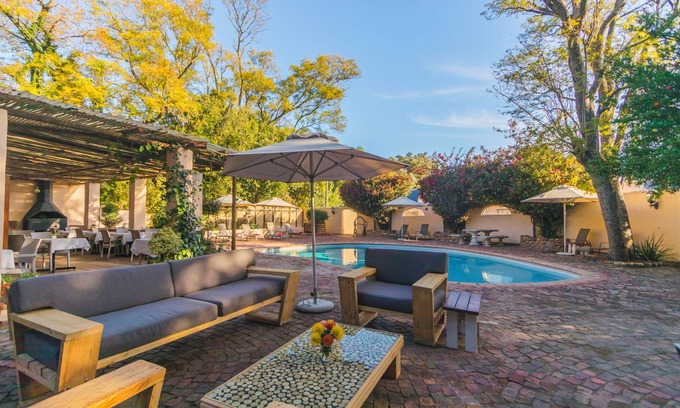 Paarl Bed & Breakfast | De Leeuwenhof Estate