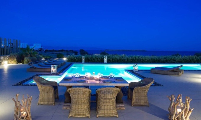 Chrissi Akti Villa | De Luxe Villa with Sea View and Pool