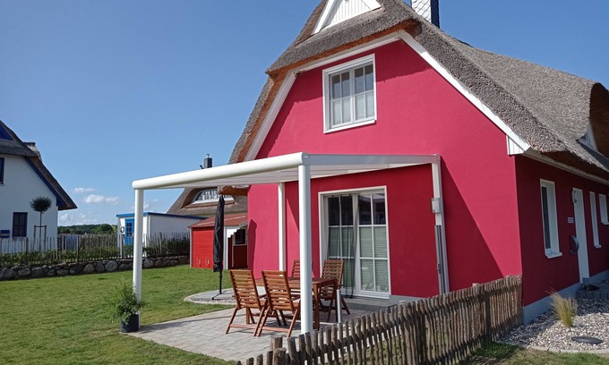 Zierow House | Holiday home with sauna and a covered terrace