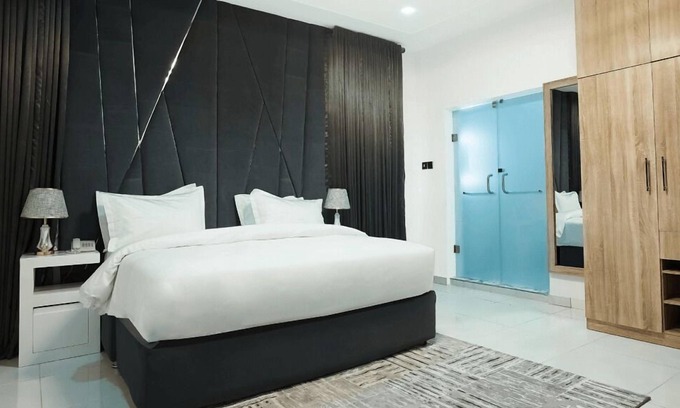 Gwarinpa Estate Hotel | De-Rossi Hotel And Suites