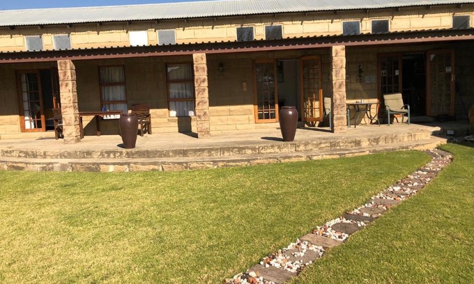 Phumelela House | De Sandsteen Gastehuis