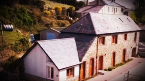 Saltash House | De-Vollard, Cornish Cottage, Lovely Village