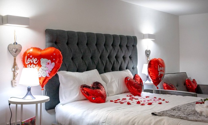 Kirkheaton Apartment | Dealhouse Apartments 1