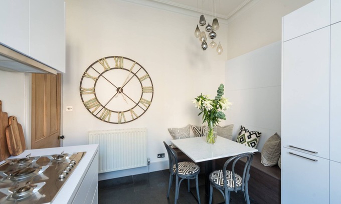 Stockbridge Apartment | Dean Terrace Apartment - Comfortable Edinburgh Apartment Sleeps 5Guests in 3 Bedrooms