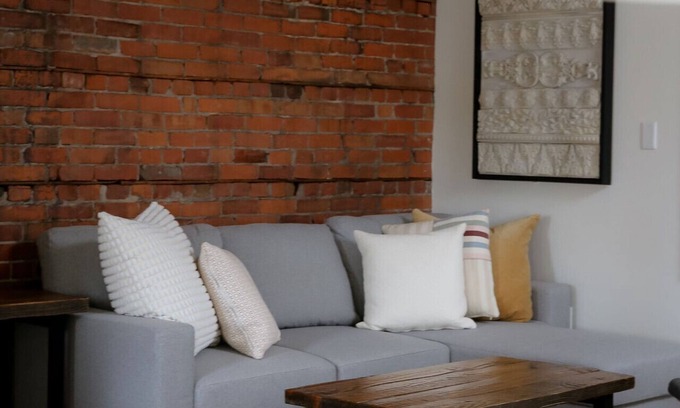 Stratford Apartment | Debonaire Suite: Modern - Calm - Downtown