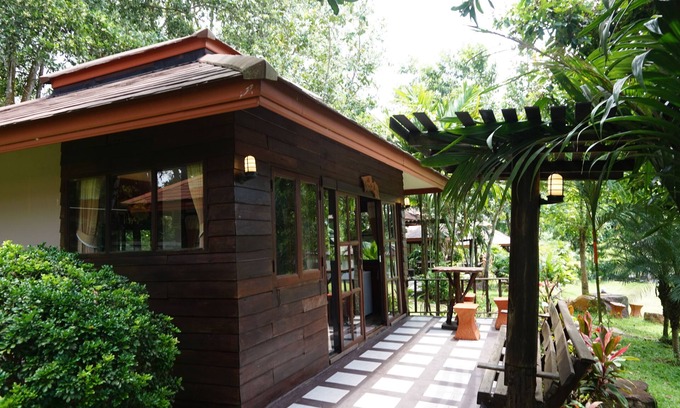 Wang Nam Khiao Hotel | Debua Valley