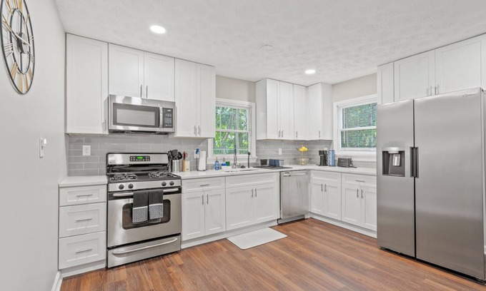 Belvedere Park House | Decatur's Gem: Bungalow, Pet-Friendly