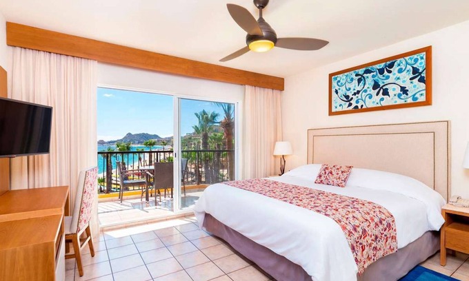 El Medano Ejidal Hotel | December in Cabo!