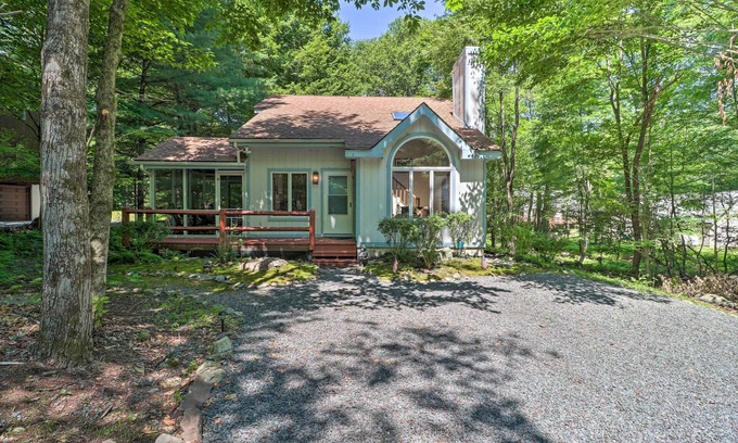 Locust Lake Village Cottage | Deck & Resort Amenities: Pocono Lake Home