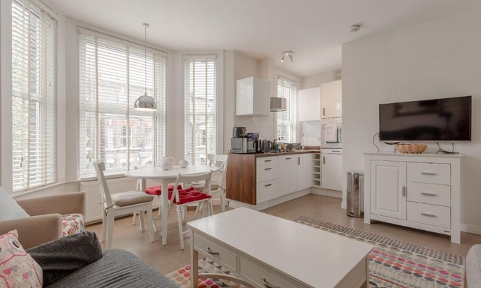 Brixton Hill Apartment | Decorated 2 Bedroom Flat in Brixton
