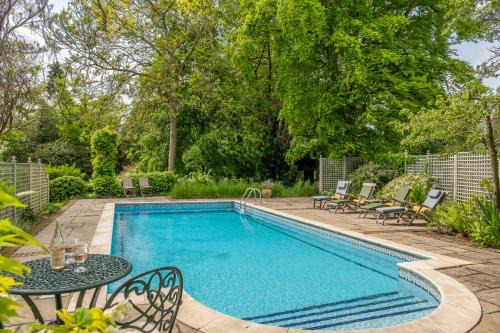 Higham House | Dedham Vale Cottage with Swimming Pool - Yew Tree Barn