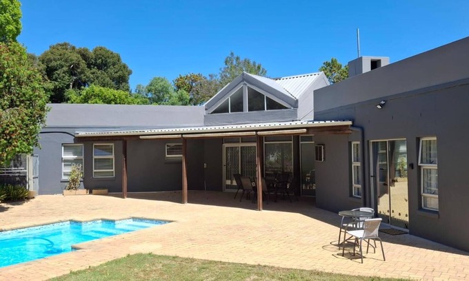 Welgemoed Apartment | Dee-ones at Witboom With Pool