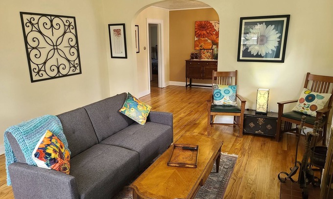 Cheyenne House | Dee's Cottage, Central, Entire Home, Pet Friendly.