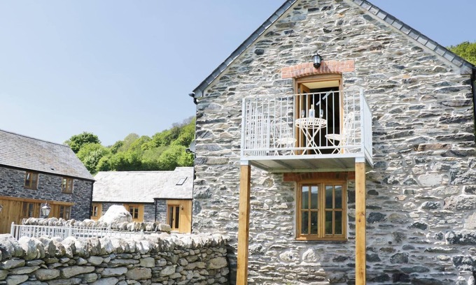 Corwen Cottage | Dee Valley Country Escape - Sleeps 4 & Hot Tub