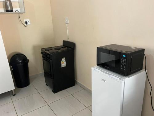 Mahikeng Apartment | Dee village