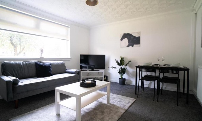 Airdrie Apartment | Deedes Apartment