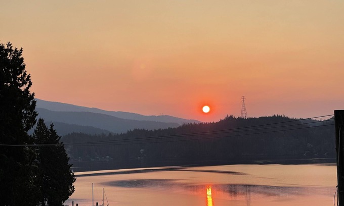District of North Vancouver House | Deep Cove Semi Water Front Luxury Entire apartment