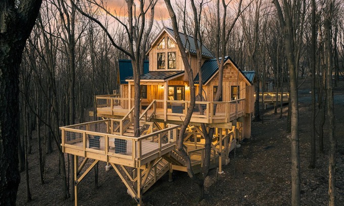 McHenry House | Deep Creek Lake Tree House with Hot Tub