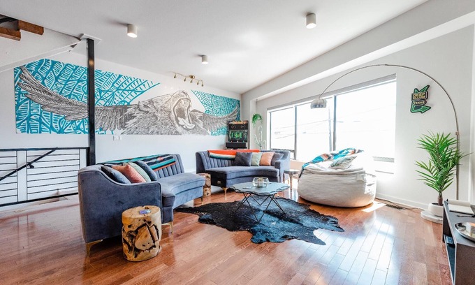 Deep Ellum House | Deep Ellum Cowboy | 4 Story Luxury Townhome