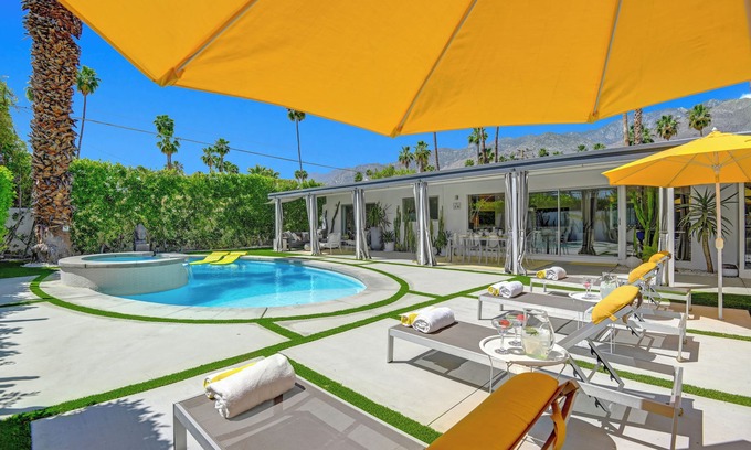 Deep Well Ranch House | Deepwell Dream Home - Modern Luxury, Close to Everything, Amazing Location